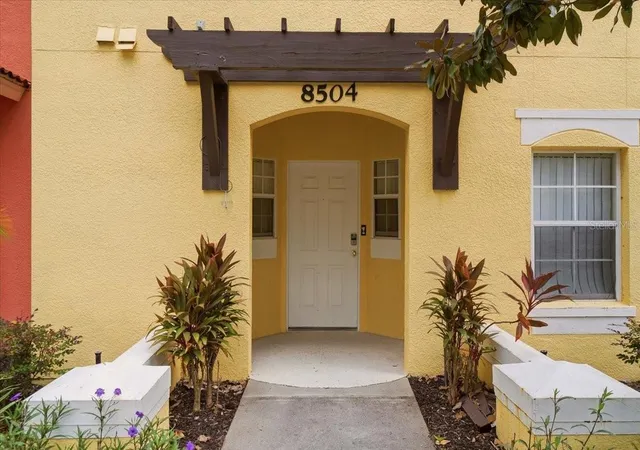 Townhouse for sale at 8504 Crystal Cvs Loop, KISSIMMEE, FL 34747 | MLS# O6453783