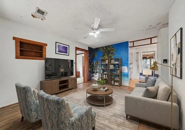 Photo 1 of Single family home for sale at 508 S Dixie Ave, Fruitland Park, FL 34731 | MLS# O6453786 | Listing updated on 2026-10-30