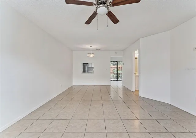 Photo 2 of Townhouse for sale at 1619 Shady Ridge Ct #256, Orlando, FL 32807 | MLS# O6453789 | Listing updated on 2026-10-31