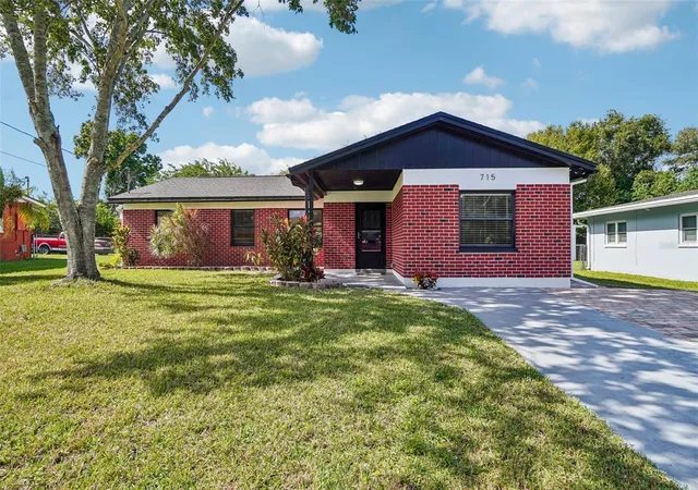 Photo 1 of Single family home for sale at 715 Papaya Dr, Tampa, FL 33619 | MLS# TB8562902 | Listing updated on 2026-10-29