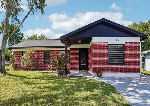 Photo 1 of Single family home for sale at 715 Papaya Dr, Tampa, FL 33619 | MLS# TB8562902 | Listing updated on 2026-10-30