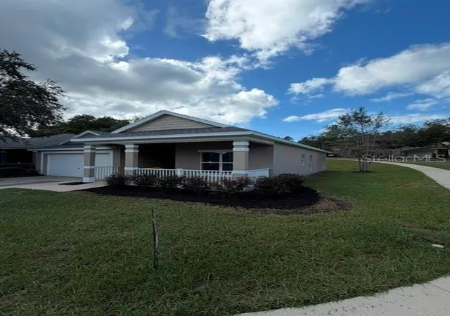 Single family home for sale at 1333 Kellogg Dr, TAVARES, FL 32778 | MLS# G5119638