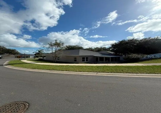 Photo 1 of Single family home for sale at 1333 Kellogg Dr, Tavares, FL 32778 | MLS# G5119638 | Listing updated on 2026-10-30