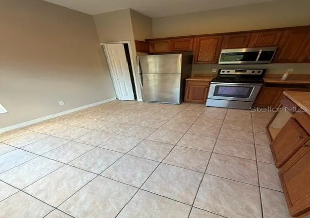 Photo 3 of Single family home for sale at 1333 Kellogg Dr, Tavares, FL 32778 | MLS# G5119638 | Listing updated on 2026-10-30
