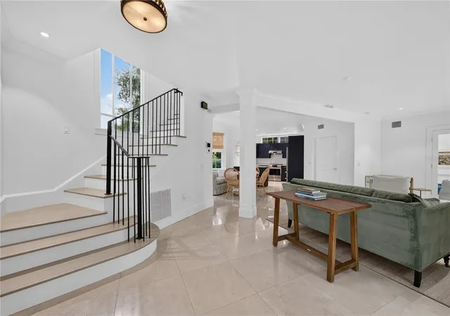 Photo 3 of Single family home for sale at 1500 Harris Cir, Winter Park, FL 32789 | MLS# O6453807 | Listing updated on 2026-10-30