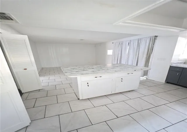 Listing Photo 5 - Condo for sale in building located at 5432 Brookswood Wy, ORLANDO, FL 32808 - Unit #1005