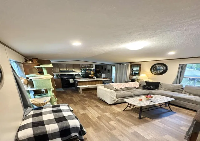 Photo 4 of Manufactured home for sale at 10760 NE 114th Street, Archer, FL 32618 | MLS# O6453815 | Listing updated on 2026-10-30