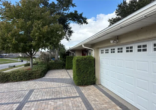 Photo 1 of Single family home for sale at 1813 Orange Hl Dr, Brandon, FL 33510 | MLS# TB8562940 | Listing updated on 2026-10-30