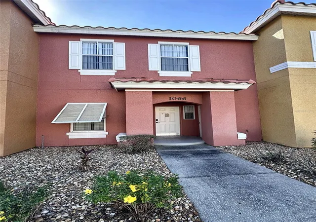 Townhouse for sale at 1066 Park Ridge Cir, KISSIMMEE, FL 34746 | MLS# S5160472