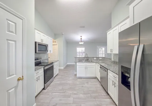 Photo 3 of Single family home for sale at 4 Llowick Ct, Palm Coast, FL 32164 | MLS# FC322464 | Listing updated on 2026-10-30