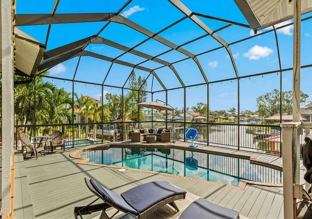 Photo 1 of Single family home for sale at 804 Golf Is Dr, Apollo Beach, FL 33572 | MLS# TB8562949 | Listing updated on 2026-10-30