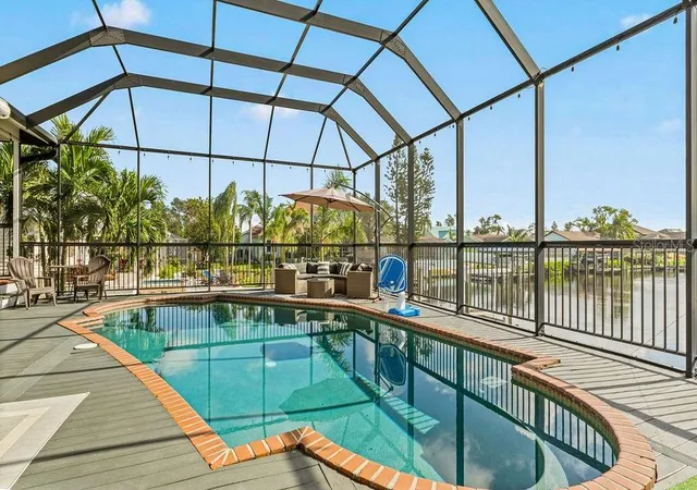 Photo 2 of Single family home for sale at 804 Golf Is Dr, Apollo Beach, FL 33572 | MLS# TB8562949 | Listing updated on 2026-10-30