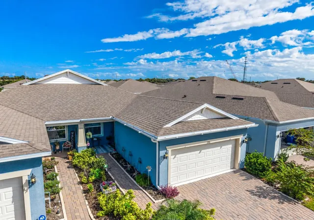 Photo 1 of Single family home for sale at 2711 Summer Retreat Ln, Kissimmee, FL 34744 | MLS# S5160475 | Listing updated on 2026-10-30