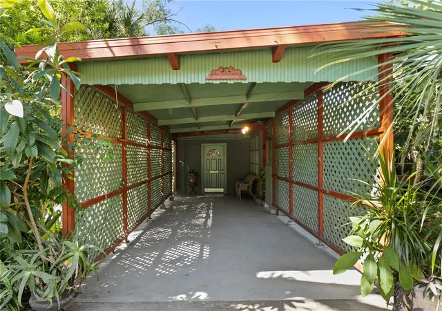 Photo 3 of Single family home for sale at 6916 N 20th Street, Tampa, FL 33610 | MLS# TB8562953 | Listing updated on 2026-10-30