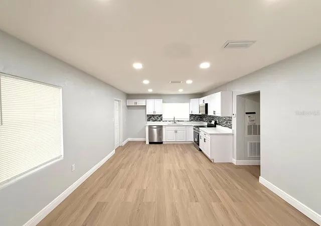 Photo 2 of Single family home for sale at 621 Westdale Ave, Orlando, FL 32805 | MLS# O6453841 | Listing updated on 2026-10-30