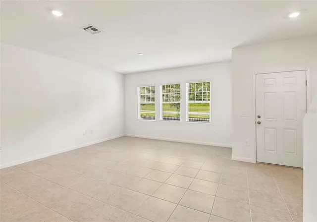 Photo 4 of Townhouse for sale at 237 Mercer St, Deland, FL 32720 | MLS# TB8562977 | Listing updated on 2026-10-30