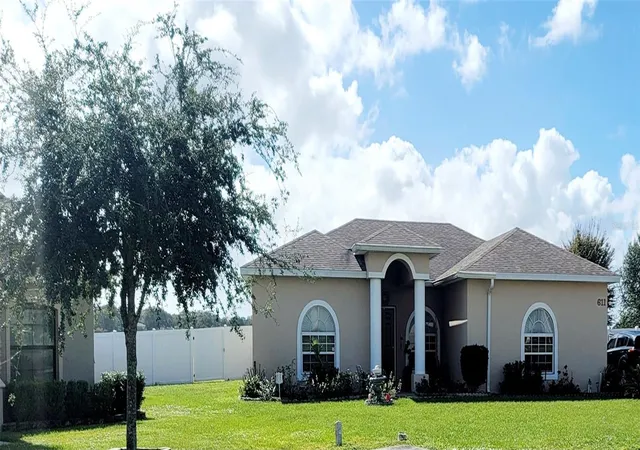 Photo 2 of Single family home for sale at 611 Valencia Ct, Dundee, FL 33838 | MLS# L4966163 | Listing updated on 2026-10-30