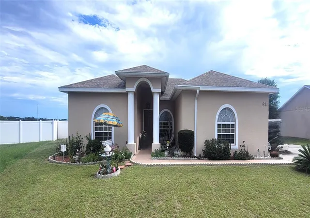 Photo 3 of Single family home for sale at 611 Valencia Ct, Dundee, FL 33838 | MLS# L4966163 | Listing updated on 2026-10-30