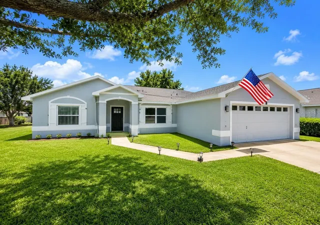 Photo 3 of Single family home for sale at 14 Lamoyne Ln, Palm Coast, FL 32137 | MLS# FC322467 | Listing updated on 2026-10-30