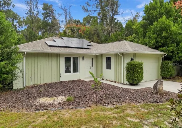 Photo 1 of Single family home for sale at 2 Sycamore Ct N, Homosassa, FL 34446 | MLS# TB8563015 | Listing updated on 2026-10-30