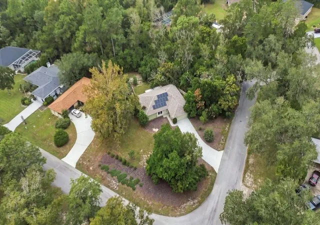 Photo 3 of Single family home for sale at 2 Sycamore Ct N, Homosassa, FL 34446 | MLS# TB8563015 | Listing updated on 2026-10-30