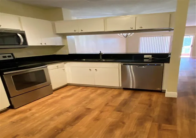 Photo 2 of Townhouse for sale at 6006 Bayside Key Dr NE #6006, Tampa, FL 33615 | MLS# TB8563017 | Listing updated on 2026-10-30