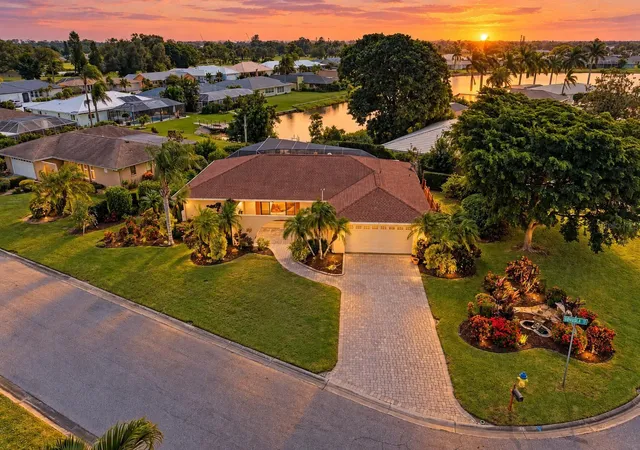 Photo 1 of Single family home for sale at 998 Gondola Ct, Venice, FL 34293 | MLS# N6146410 | Listing updated on 2026-10-31
