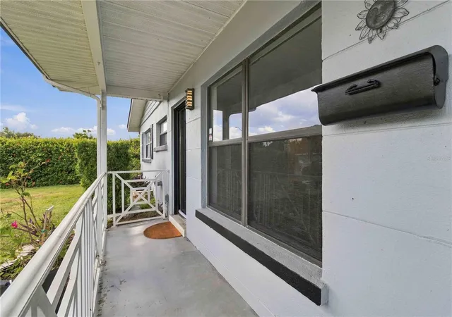 Photo 4 of Single family home for sale at 5712 20th Street W, Bradenton, FL 34207 | MLS# A4711379 | Listing updated on 2026-10-30