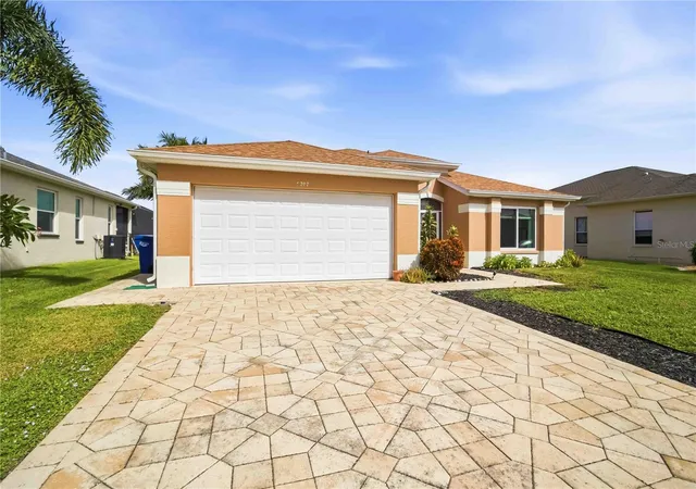 Photo 1 of Single family home for sale at 5207 52nd Avenue W, Bradenton, FL 34210 | MLS# A4711380 | Listing updated on 2026-10-30