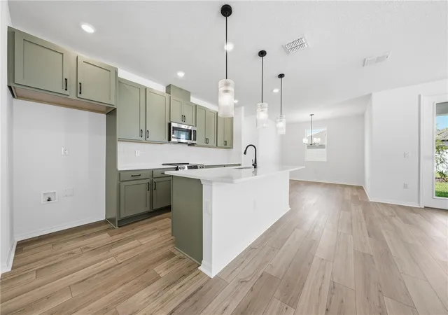 Photo 3 of Single family home for sale at 30169 Emerald Forest Dr, Mount Dora, FL 32757 | MLS# S5160484 | Listing updated on 2026-10-30