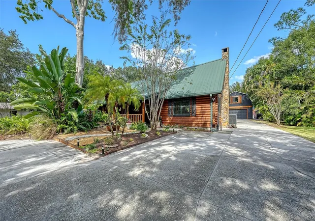 Photo 1 of Single family home for sale at 10604 Oak Run Dr, Bradenton, FL 34211 | MLS# A4711397 | Listing updated on 2026-10-31