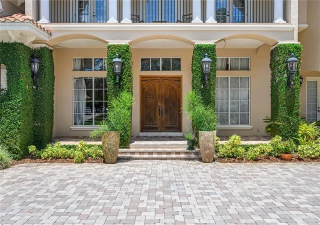 Photo 1 of Single family home for sale at 11209 Macaw Ct, Windermere, FL 34786 | MLS# O6453916 | Listing updated on 2026-10-30