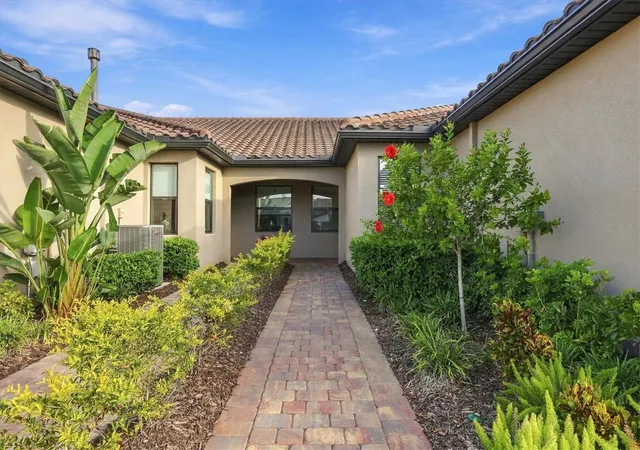 Photo 3 of House for sale at 7665 Summerland Cvs, Bradenton, FL 34202 | MLS# A4711400 | Listing updated on 2026-10-30