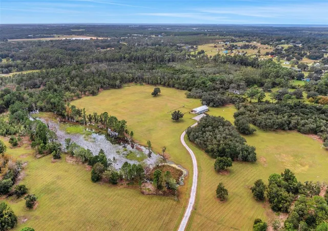 Photo 3 of Single family home for sale at 36707 County Rd 439, Eustis, FL 32736 | MLS# O6453929 | Listing updated on 2026-10-31