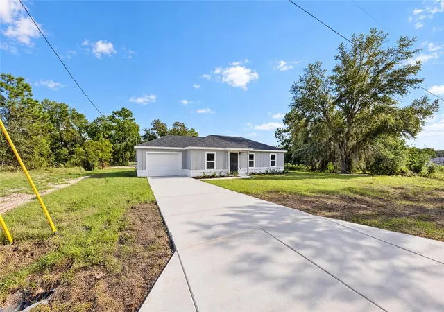 Photo 2 of Single family home for sale at 19 Locust Loop Ln, Ocala, FL 34472 | MLS# OM734967 | Listing updated on 2026-10-30