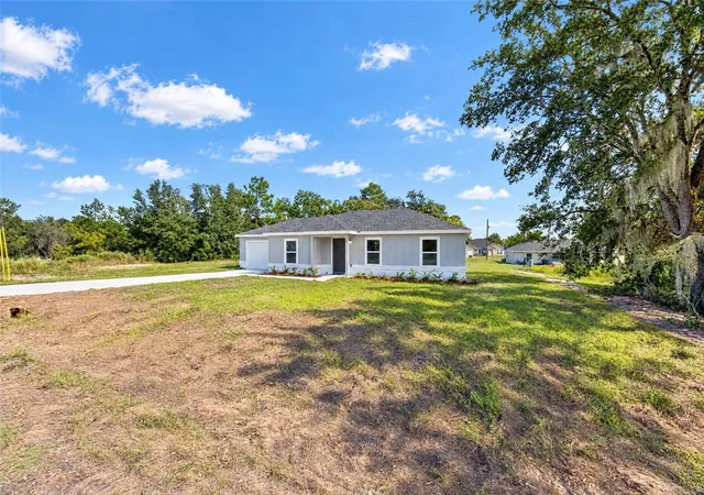 Photo 4 of Single family home for sale at 19 Locust Loop Ln, Ocala, FL 34472 | MLS# OM734967 | Listing updated on 2026-10-30