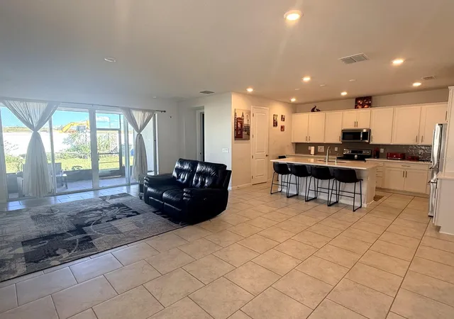 Photo 2 of Single family home for sale at 121 Crestview Ln, Dundee, FL 33838 | MLS# O6453946 | Listing updated on 2026-10-30
