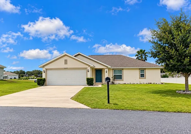 Single family home for sale at 3399 SW 153rd Lane, OCALA, FL 34473 | MLS# OM734979