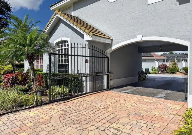 Photo 2 of Single family home for sale at 7546 Park Springs Cir, Orlando, FL 32835 | MLS# O6453966 | Listing updated on 2026-10-30