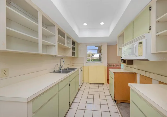 Photo 4 of Single family home for sale at 406 Dewolf Rd, Brandon, FL 33511 | MLS# TB8563118 | Listing updated on 2026-10-31