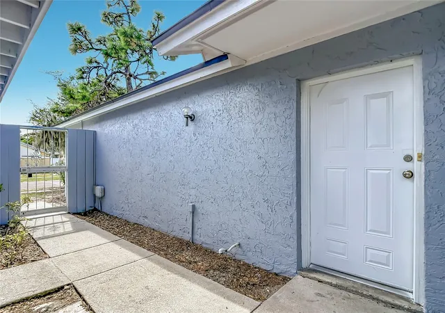 Photo 2 of Single family home for sale at 1960 Gregory Dr, Tampa, FL 33613 | MLS# TB8563128 | Listing updated on 2026-10-30
