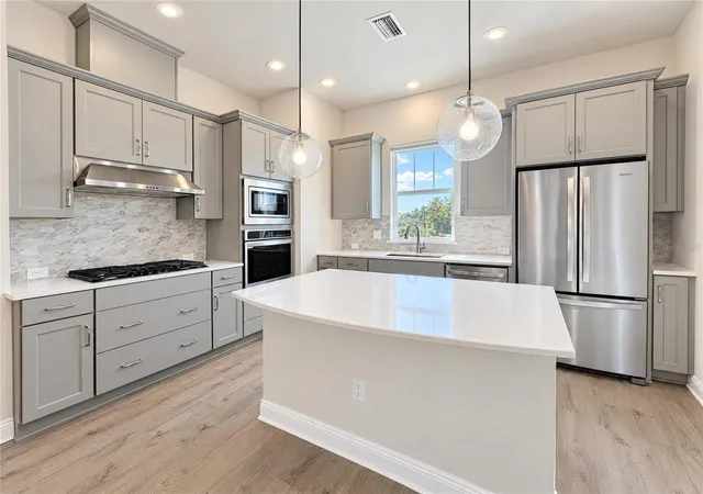 Photo 2 of Townhouse for sale at 205 S Tampania Ave #2, Tampa, FL 33609 | MLS# O6453989 | Listing updated on 2026-10-30