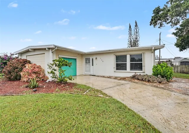 Photo 3 of Single family home for sale at 728 Bianca Dr NE, Palm Bay, FL 32905 | MLS# O6454015 | Listing updated on 2026-10-30