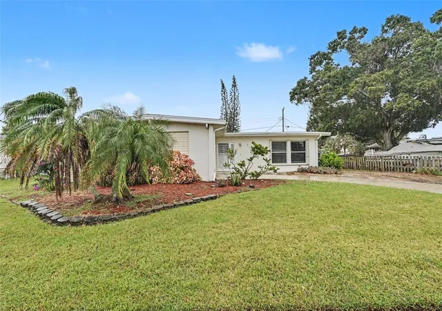 Photo 4 of Single family home for sale at 728 Bianca Dr NE, Palm Bay, FL 32905 | MLS# O6454015 | Listing updated on 2026-10-30