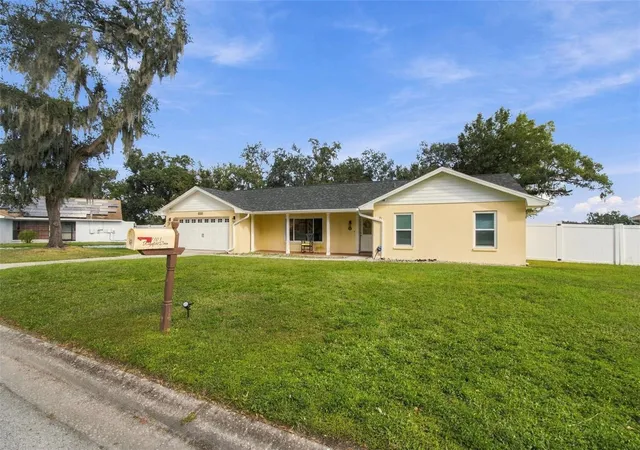 Photo 1 of Single family home for sale at 1103 Ridgefield Dr, Valrico, FL 33594 | MLS# TB8563157 | Listing updated on 2026-10-30