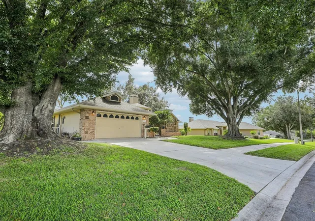 Photo 4 of Single family home for sale at 15052 Green Valley Blvd, Clermont, FL 34711 | MLS# W7890795 | Listing updated on 2026-10-30