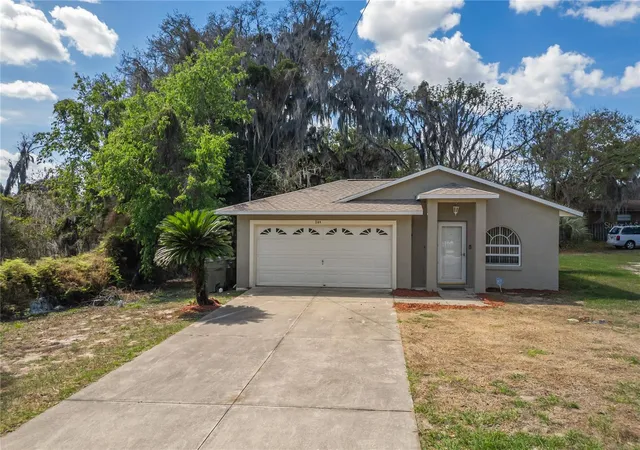 Single family home for sale at 109 N Faulkner Ave, LEESBURG, FL 34748 | MLS# O6454034