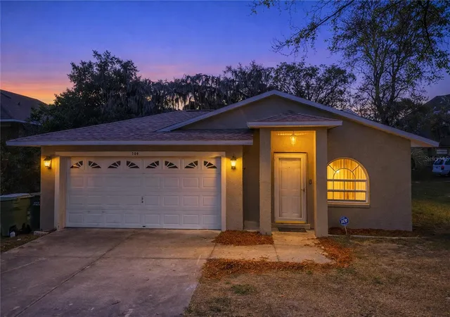 Photo 1 of Single family home for sale at 109 N Faulkner Ave, Leesburg, FL 34748 | MLS# O6454034 | Listing updated on 2026-10-31