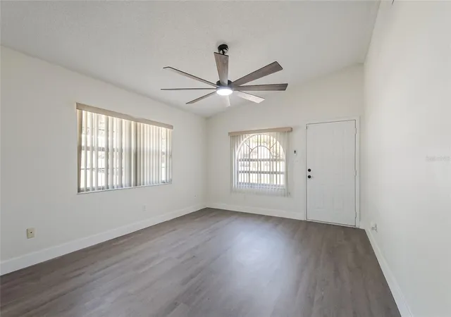 Photo 4 of Single family home for sale at 109 N Faulkner Ave, Leesburg, FL 34748 | MLS# O6454034 | Listing updated on 2026-10-31