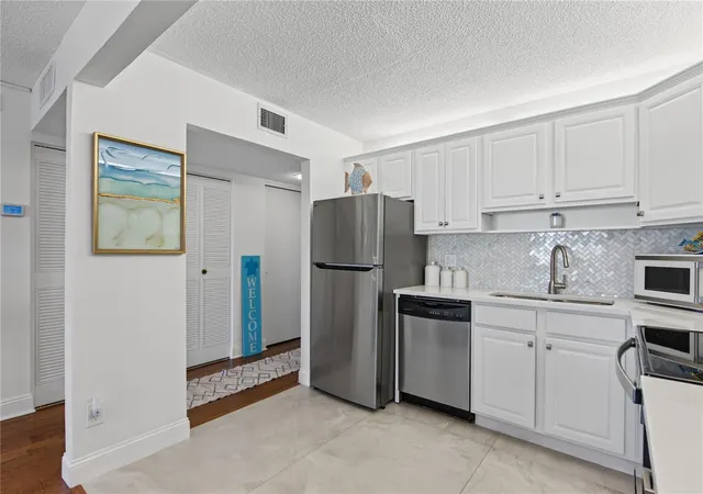 Photo 4 of Condo for sale at 7540 Bay Is Dr S #355, South Pasadena, FL 33707 | MLS# TB8563182 | Listing updated on 2026-10-31